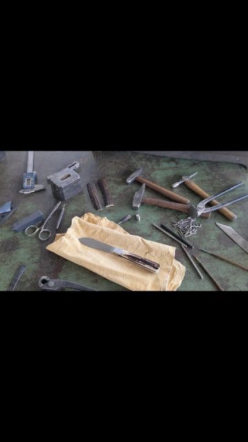 Acier C130 et bois de sambar. Damned.
#coutellia2024 #couteauxdecollection #couteaudepoche #couteauxpliants #coutelierartisan #cutler #coutelleriedart #knifemaker #knife #knifelife #madeinfrance🇫🇷 #madeinfrance #finecutlery #chasse #chassepassion #goddamnit #knifeporn