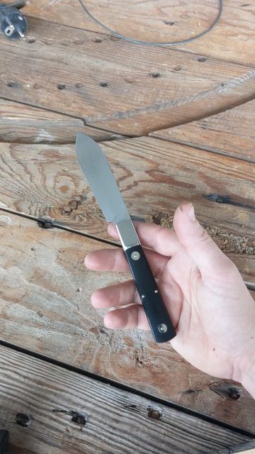 Ebony and nickel silver
#gentlemanfolder #orfevrerie #coutelleriedart #cutlery #cutler #knife #knifemaker #madeinfrance🇫🇷 #madeinfrance #coutellerie #knives #couteaux #couteau #knivemaker #artisandart #artisanjewelry #coutelleriedart #knifeporn #gentlemanstyle #art #fashions #love